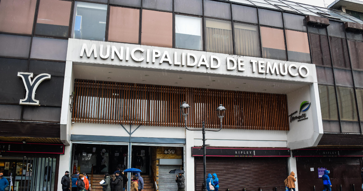 Concejalas piden apurar sumario contra director de Operaciones que sigue activo en municipio de Temuco