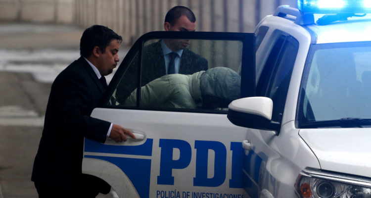 https://media.biobiochile.cl/wp-content/uploads/2026/06/condenan-a-hombre-por-parricidio-y-homicidio-de-su-hermano-y-abuela-en-isla-caguach-quinchao-750x400.png