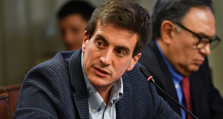 Schalper (RN) oficia a Minsal y alerta que norma a celíacos reduciría oferta de productos certificados