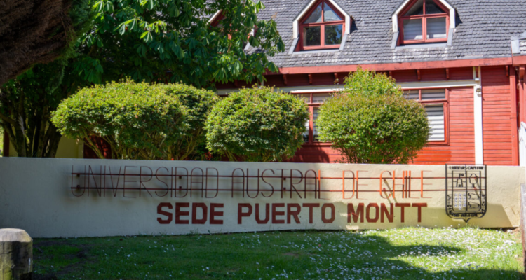 Continúa la toma de la UACh en Puerto Montt ante falta de acuerdo con autoridades académicas