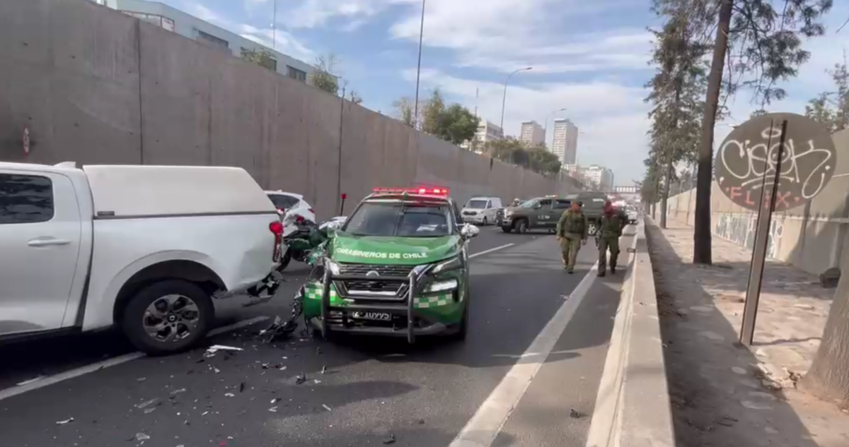 Cortan Ruta 5 por colisión que involucró a Carabineros y vehículo del Minsal con droga para destruir