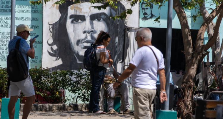 Cuba en su peor crisis: Partido Comunista votará si aplica mayor reforma económica desde la Revolución