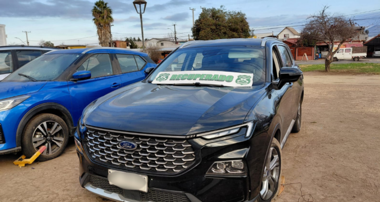 Detienen a sujetos que robaron vehículo y posteriormente intentaron chocar a Carabineros en la RM