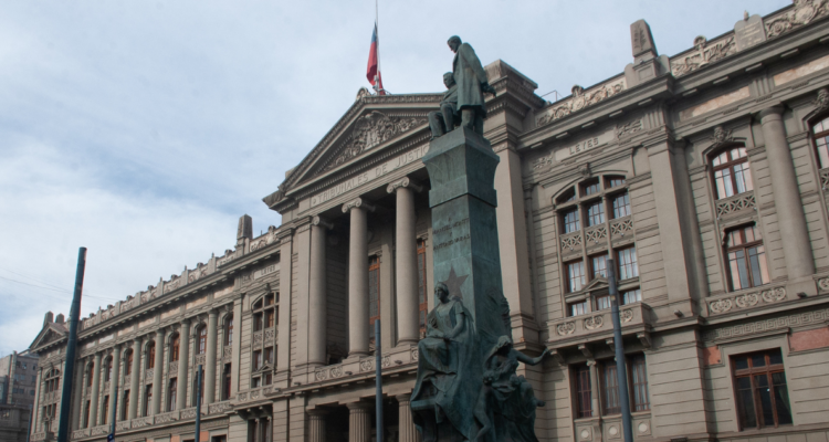 Suprema revisa 104 casos de jueces por viajes con licencia médica: evalúan medidas disciplinarias