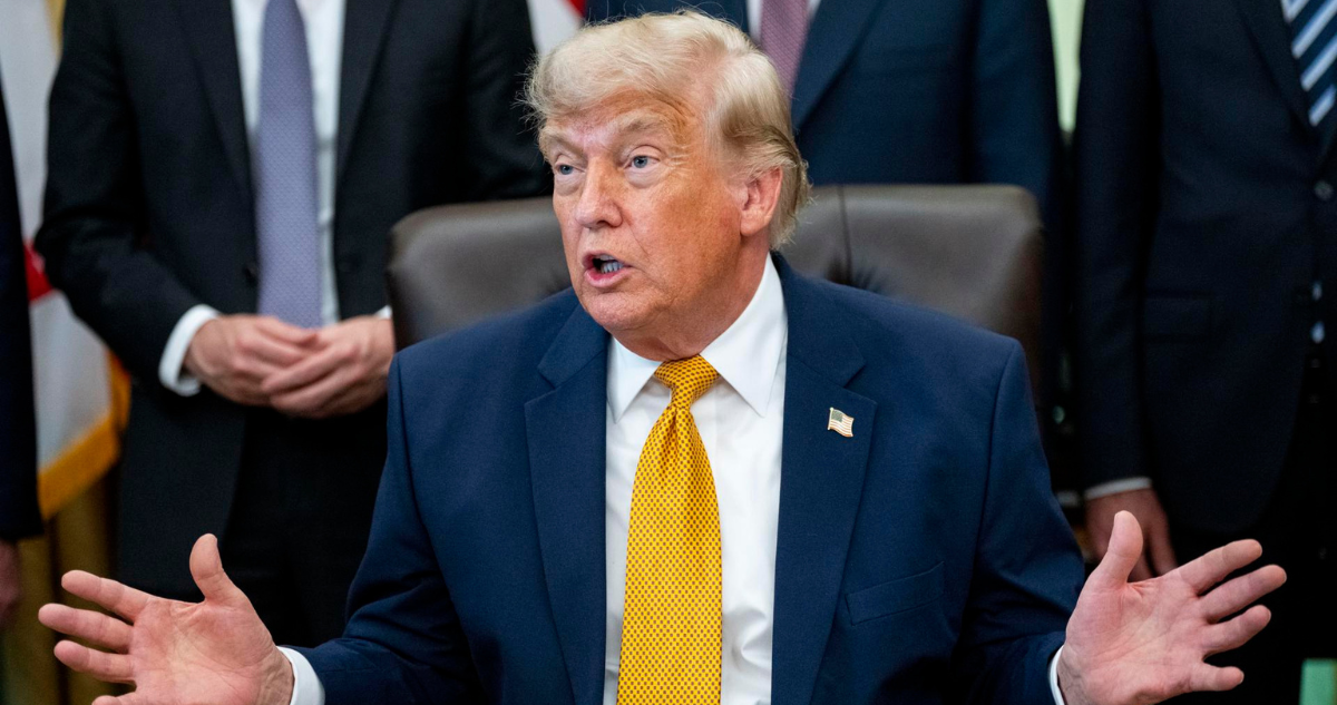 Donald Trump por Ormuz