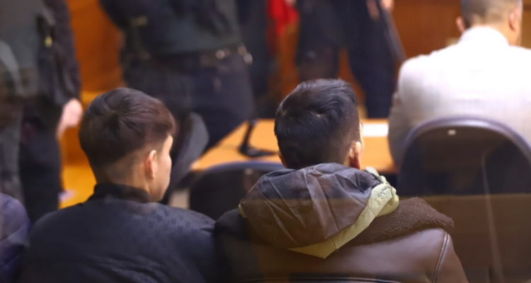 Dos detenidos por robos en Valdivia: operativo permitió incautar droga, dinero y falso fusil de guerra