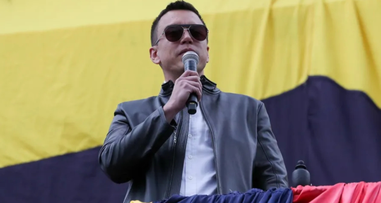 Presidente de Ecuador vuelve a reducir el Gobierno fusionando 8 ministerios y secretarías