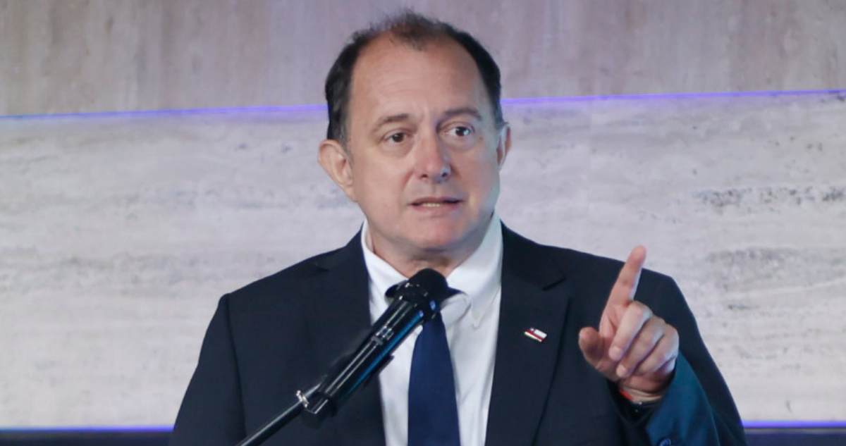 Ministro de Vivienda y Urbanismo, Iván Poduje.