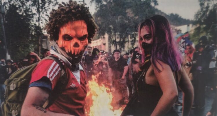 El estallido social chileno, 2019. La (re)vuelta del carnaval