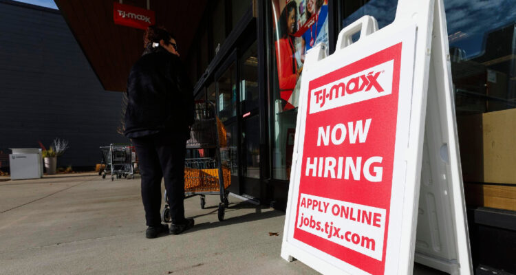 El sector privado de EEUU generó 122 mil empleos en mayo y registra su mejor dato en 16 meses