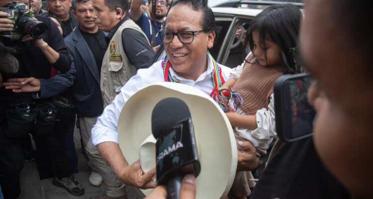 "Nadie puede decir ’ya gané’", afirma Roberto Sánchez esperanzado por el empate en sondeos en Perú