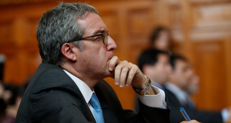 Gobierno deja abierta la posibilidad de retirar nombramiento de Zaliasnik en caso de ser formalizado