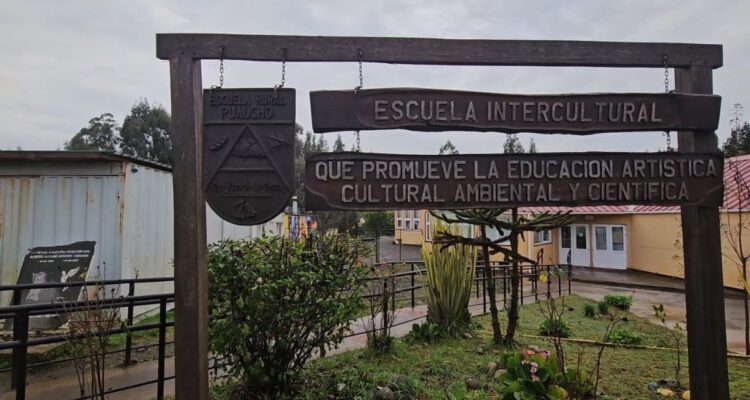 Denuncian hacinamiento en escuela de San Juan de la Costa: alberga 186 alumnos y fue diseñada para 60