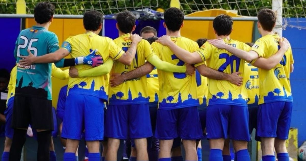 Club de juveniles en España celebró ascenso con stripper y show erótico.