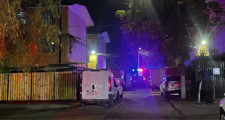 Evacúan edificio en Ñuñoa tras emergencia por monóxido de carbono que dejó 4 intoxicados