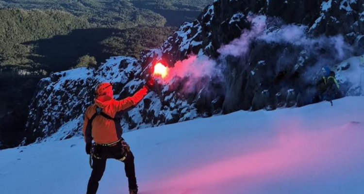 Tras operativo de 3 días: recuperan cuerpo de excursionista que murió tras caída en volcán Calbuco