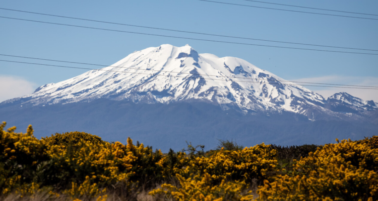 Excursionista muere tras caer 200 metros mientras descendía del volcán Calbuco en Los Lagos