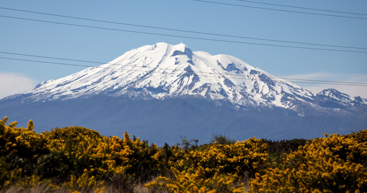 Excursionista muere tras caer 200 metros mientras descendía del volcán Calbuco en Los Lagos