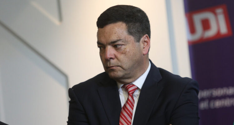 Allanan dependencias del Congreso en indagatoria por fraude al fisco contra exdiputado Fuenzalida