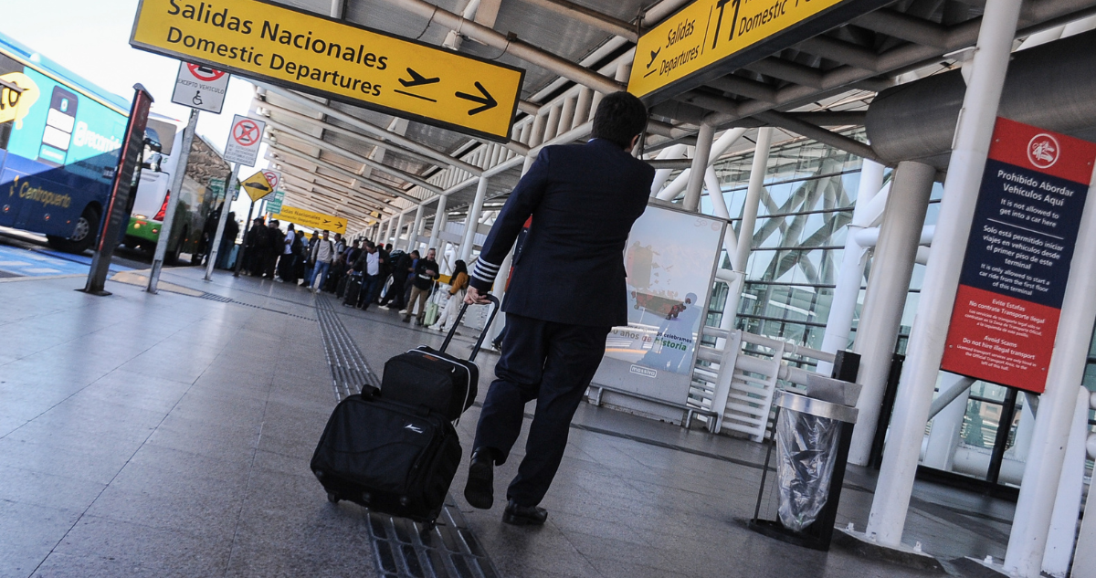 No fue solo Kunstmann: Los nueve diputados que viajaron al extranjero durante semana distrital