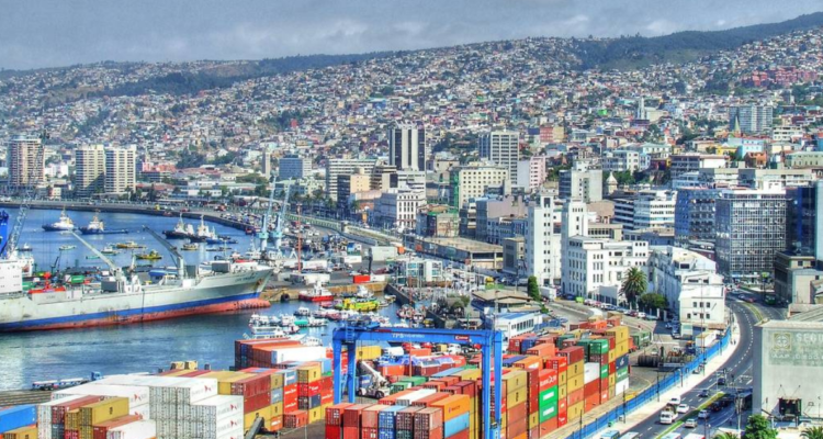Valparaíso, una ciudad en crisis: expertos apuntan a décadas de falta de gestión y visión económica