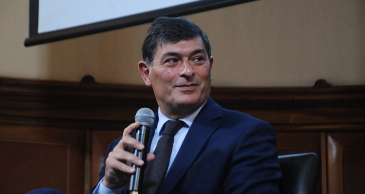 https://media.biobiochile.cl/wp-content/uploads/2026/06/franco-parisi-visitara-los-angeles-y-encabezara-encuentro-con-comerciantes-en-vega-techada-750x400.png