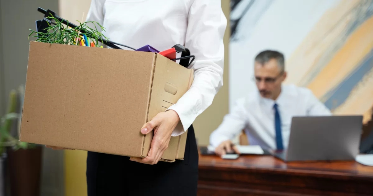 45% está de acuerdo con indemnización a todo evento, y 82% cree que hay emergencia laboral según Cadem