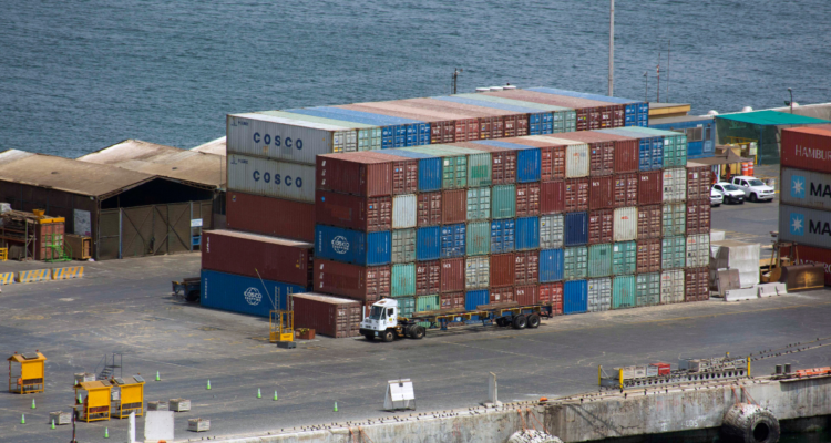 Fuerte congestión en Puerto de Arica: alcanza el 120% de ocupación a raíz de bloqueos en Bolivia