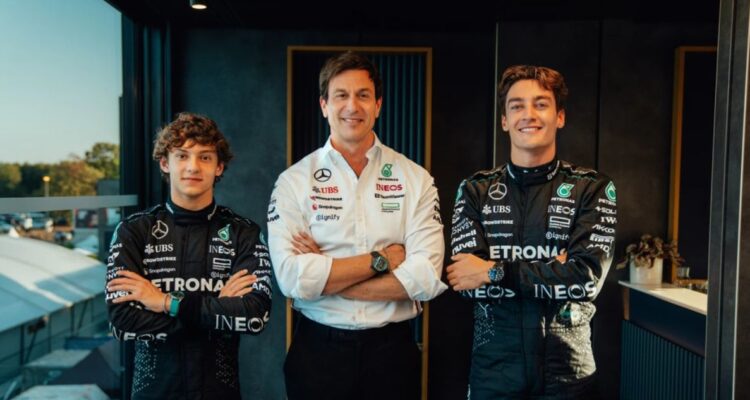 https://media.biobiochile.cl/wp-content/uploads/2026/06/george-russell-y-kimi-antonelli-en-mercedes-formula-1-750x400.jpg