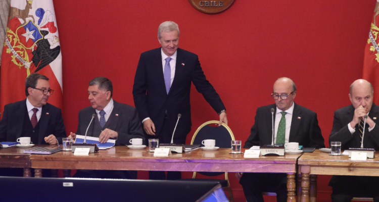 Gobierno compromete 50 mil empleos en 4 meses: Tres regiones son las más golpeadas por crisis laboral