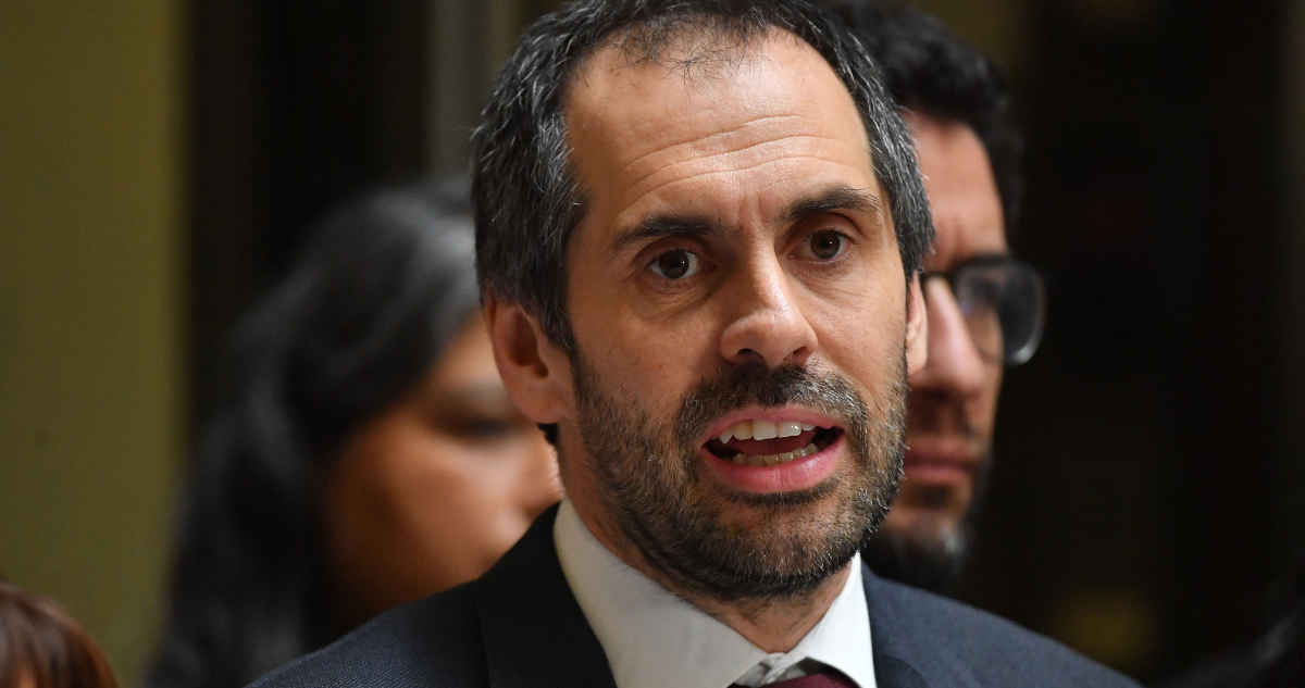 Grau ingresa defensa por AC: dice que carece de fundamento y pide se declare inadmisible o se rechace