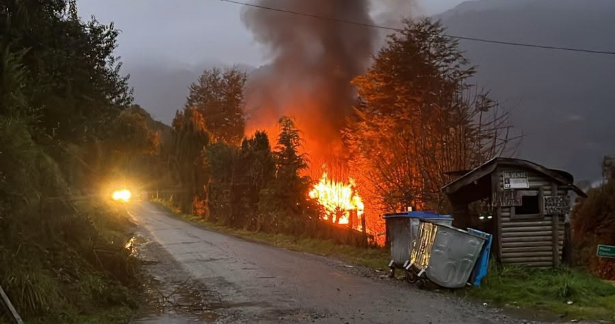 Dos muertos en incendio de vivienda en Puerto Varas
