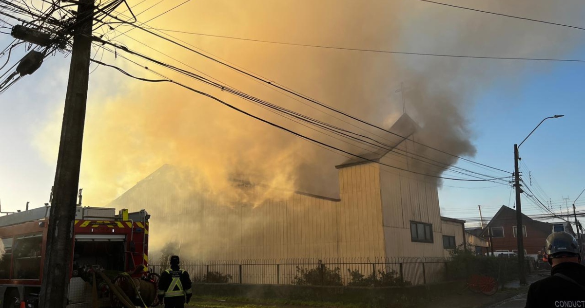 Incendio en parroquia de Valdivia