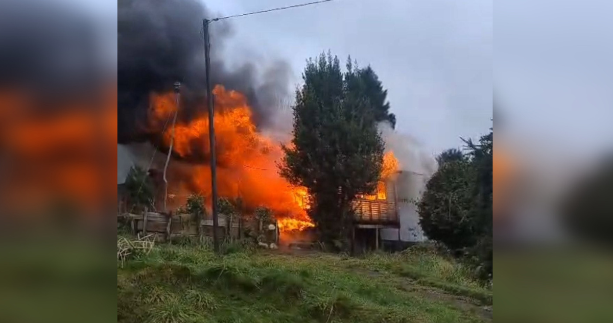 Víctima estaba postrada: adulto mayor muere en incendio de vivienda en Puerto Octay
