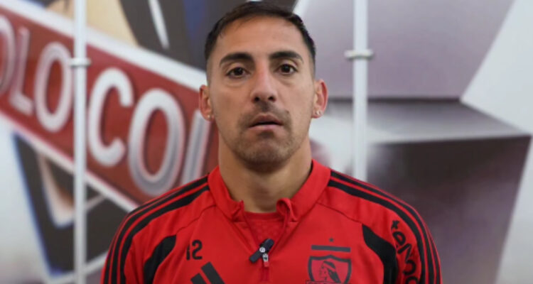 Javier Correa se disculpa con árbitro en Colo Colo
