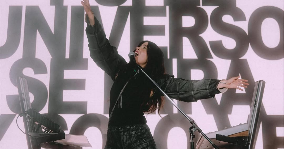 Javiera Mena en concierto
