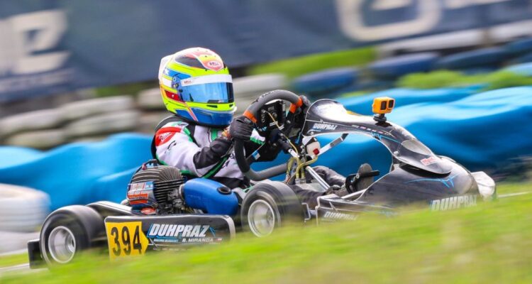 Joven piloto chileno Bruno Miranda destacó en IAME Series de Argentina.