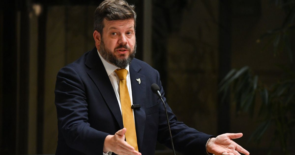 Kaiser rechaza levantar secreto bancario: “No estoy dispuesto a que un comunista acceda a mi cuenta”