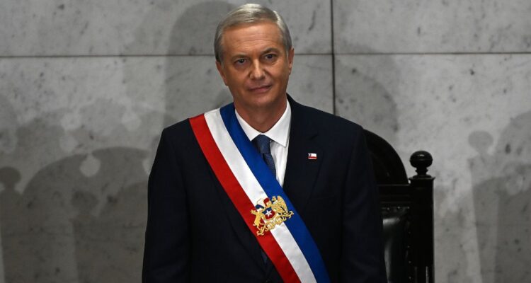 Desaprobación al presidente Kast llega a 52% y aprobación al 34%, según Encuesta CEP