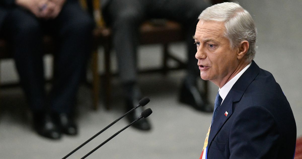Aprobación de Kast sube 4 puntos y alcanza 44% mientras desaprobación se sitúa en 52%, según Cadem