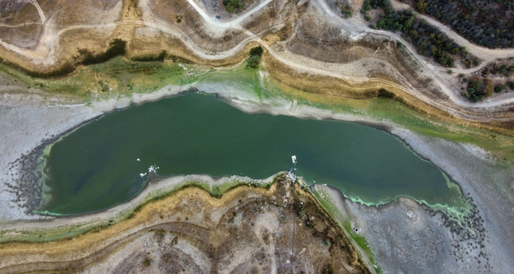 https://media.biobiochile.cl/wp-content/uploads/2026/06/lago-penuelas-750x400.png