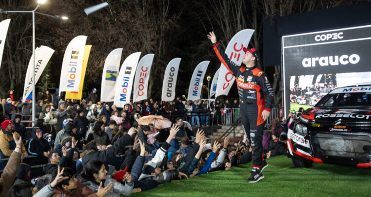 Largada protocolar RallyMobil en Negrete