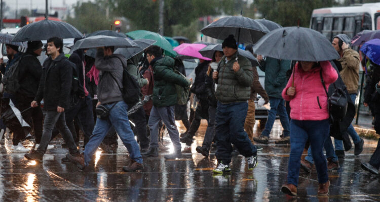Foto de lluvia en Chile para ilustrar nota sobre El Niño