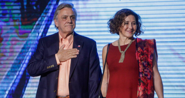 Longueira baja aspiración a presidir la UDI y será secretario general en lista única con Alessandri