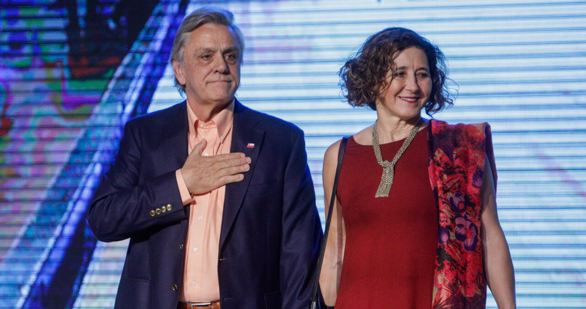 Longueira baja aspiración a presidir la UDI y será secretario general en lista única con Alessandri