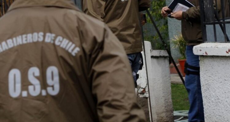 Madre denuncia presunto ataque de su expareja a su hija en Melipilla: niña está en riesgo vital