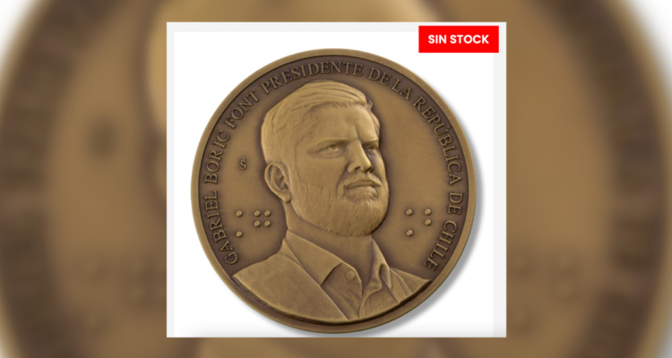 Nuevamente “sin stock”: Medallas de Boric vuelven a agotarse en Casa de Moneda pese a alza de precio