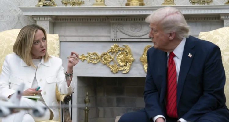 Imagen de archivo de la primera ministra italiana, Giorgia Meloni, y el presidente de EEUU, Donald Trump