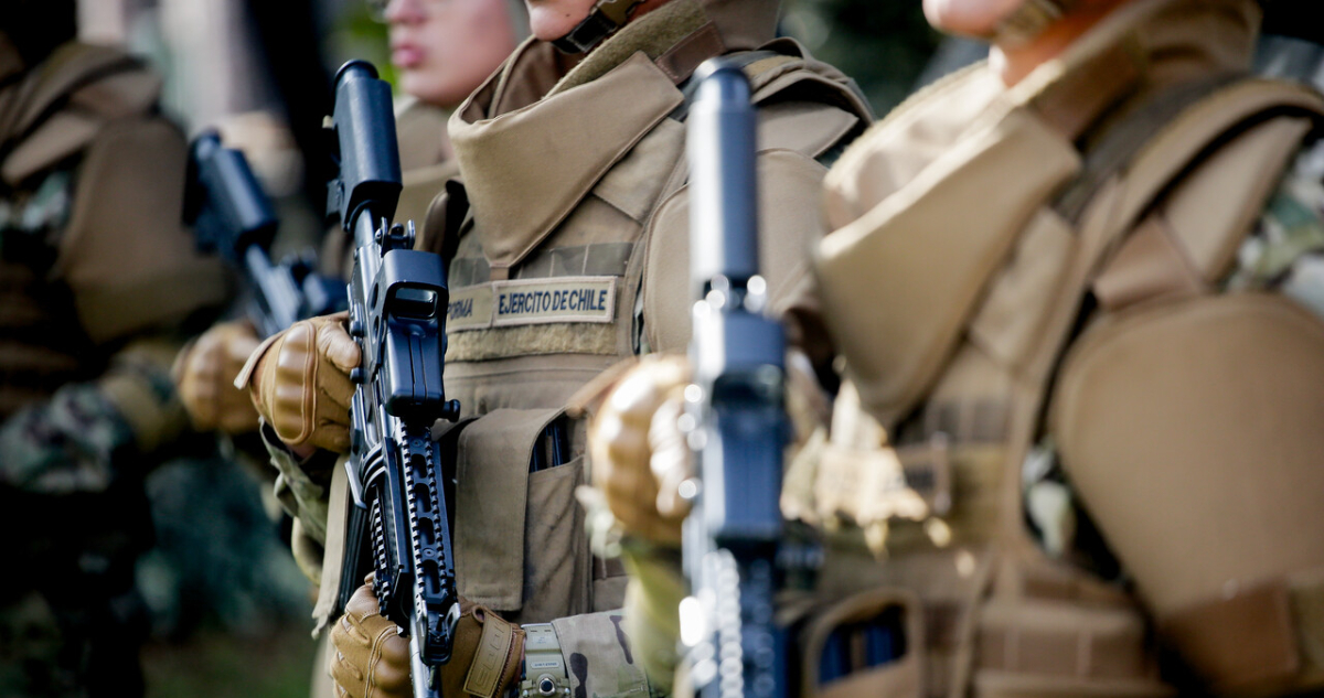 Avanza proyecto que autoriza a militares a realizar controles de identidad pese a reparos de oposición