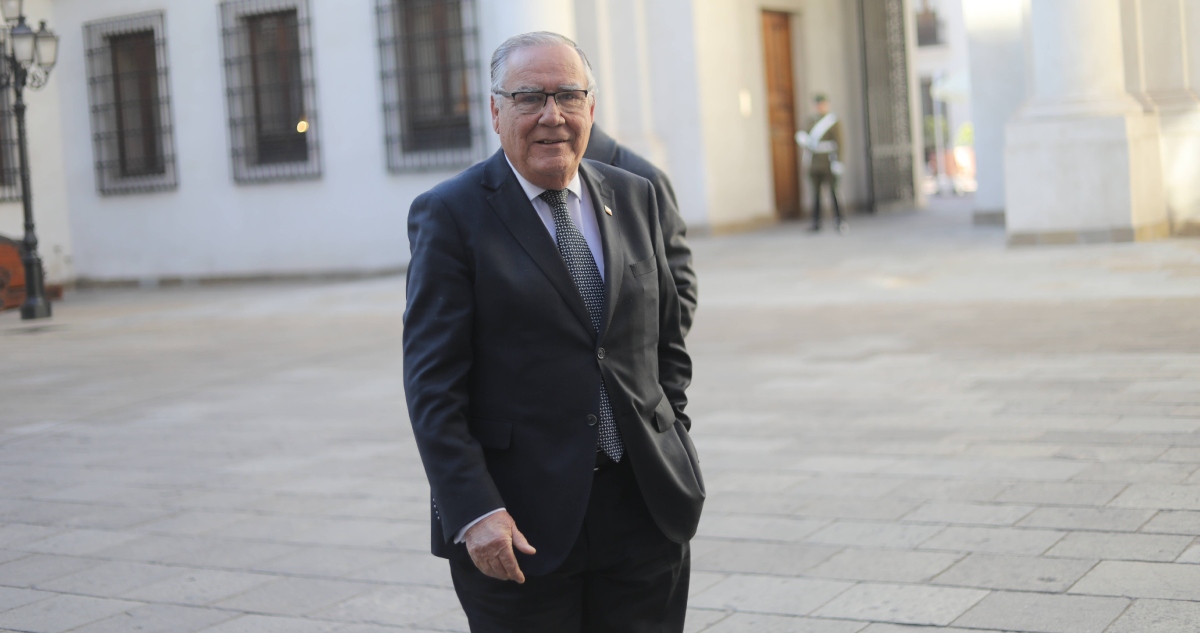 Ministro Campos por eventual cobro en uso del agua de riego